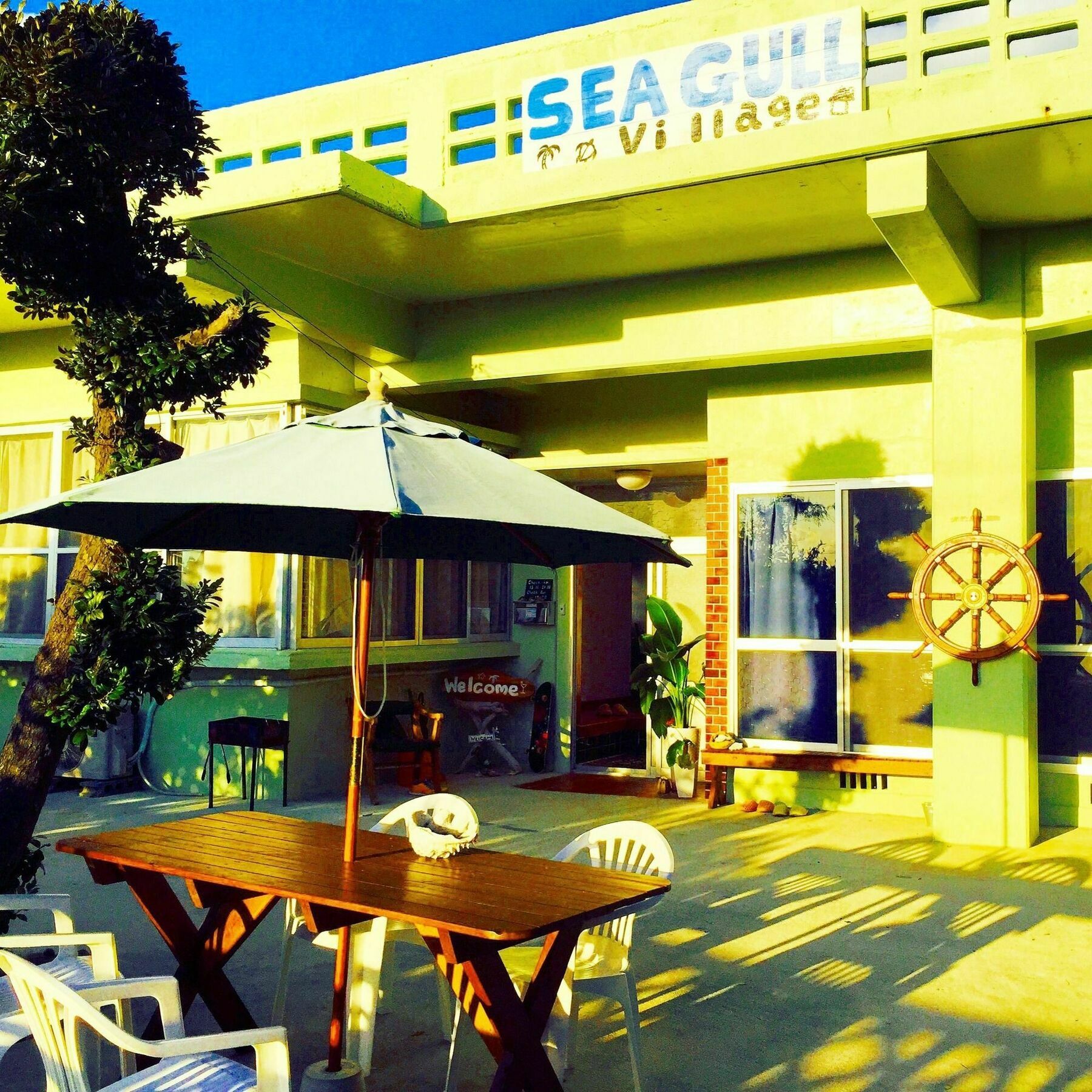 Guesthouse Seagull Village Motobu Ngoại thất bức ảnh